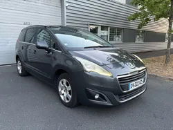 Peugeot 5008 phase II (2) - 1.6 BlueHDI 120 CH - Style 7 PL