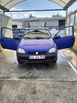 Opel Corsa Em estado novo