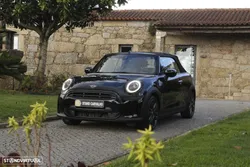 MINI Cabrio Cooper Auto. Essential