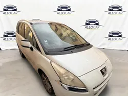 Peugeot 5008 1.6 HDi 112ch FAP BVM6 Allure 7pl