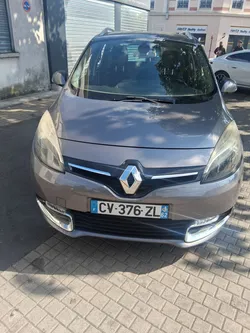 Renault Grand SCÉNIC DCI 110 FAP ECO2 BOSE EDC 7 PL