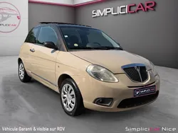 LANCIA YPSILON toit ouvrant / Clim / Edition spécial
