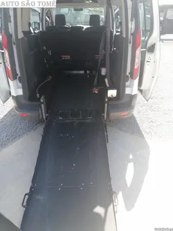 Ford Tourneo 1.5 Mobilidade Reduzida