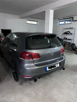 VW Golf GTI 211cv