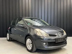 Renault Clio 3 III Expression 1.2 16v 75ch