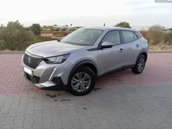Peugeot 2008 1.2 PureTech Active Pack versão 130 cavalos