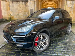 PORSCHE CAYENNE 4.8 V8 TURBO 500Ch PACK CARBONE EDITION FULL BLACK CUIR VENTILÉ REGULATEUR BI-XENONS TOIT OUVRANT PANO GPS TV HIFI BOSE CAMERA SUSP. PNEUMATIQUE