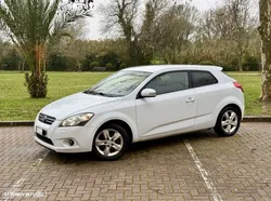 Kia Ceed S Coupé 1.6 CRDi EX