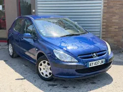 Peugeot 307 finition XT 2.0 l HDi 90 CH 167,000 KM GARANTI 3 MOIS / CLIMATISATION / RÉGULATEUR ET LIMITEUR DE VITESSE / DEUX CLEFS / RÉVISION À JOURS / DISTRIBUTION A JOURS