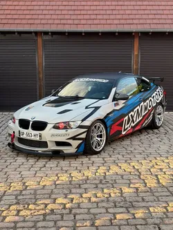 BMW M3 E92 Clubsport BVM – Nitron R3 – Recaro – Eventuri – Freinage F8X – Pont court – Arceau AST – Laptime – Carbone – 154 000 km