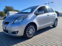 Toyota Yaris 1.3 VVTi (Negociável)