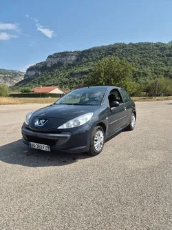 PEUGEOT 206+ 1.4 HDI 75 CH Bon état Courroie de distribution neuve Révisé