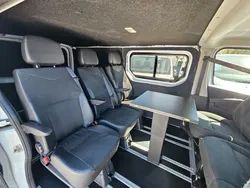 Renault trafic l2h1 en version 6 places, banquette avant pivotante et sièges démontables