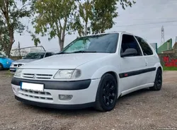 Citroën Saxo ...