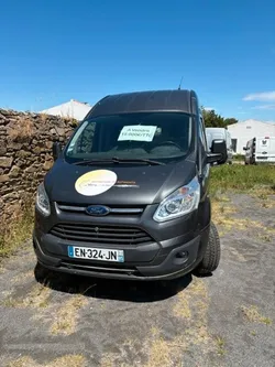FORD TRANSIT CUSTOM de 2017 il a 58000 klm en bon état