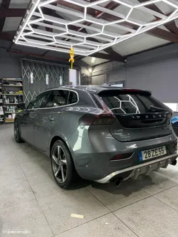 Volvo V40 D2 R Design
