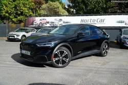 Ford Mustang Mach-E 75.7 kWh Premium AWD