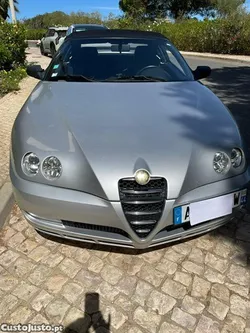 Alfa Romeo Spider PINIFARINA  distinctive