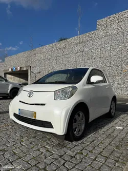 Toyota iQ 1.0 VVT-i 2 EP+NAVI+Bluetooth