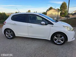 Peugeot 208 1.2 VTi SE Style
