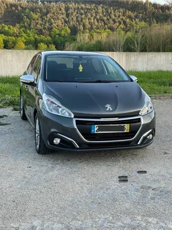 Peugeot 208 Puretech style
