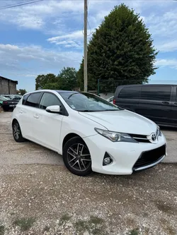 Toyota auris 2.0 d 125 cv moteur a chaine