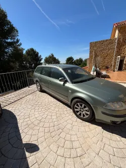 VOLKSWAGEN Passat 1.9TDI Highline