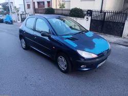Peugeot 206 1.1 C/ ar condicionado