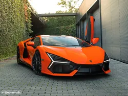 Lamborghini Revuelto Standard