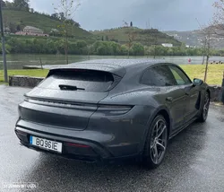 Porsche Taycan Cross Turismo 4