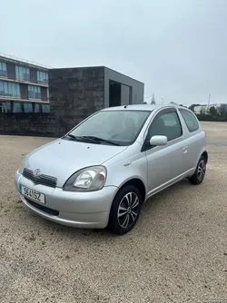 Toyota Yaris (1 DONO SÓ) SUPER NOVO