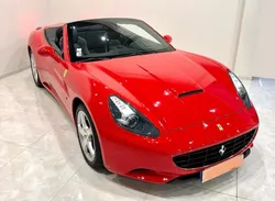 Ferrari California V8 4 places