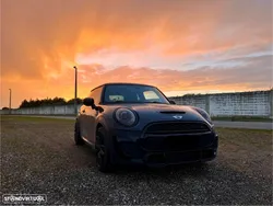 MINI 3 Portas John Cooper Works Auto Desportiva