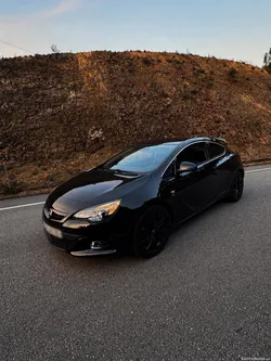 Opel Astra GTC OPC Line