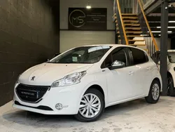 PEUGEOT 208 1.4 HDi 68 CH ALLURE – Distribution à jour