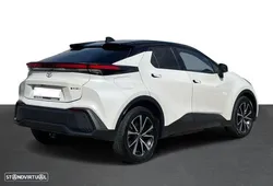 Toyota C-HR 2.0 Hybrid Square Collection
