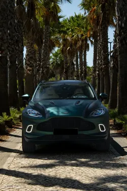 Aston Martin DBX Standard