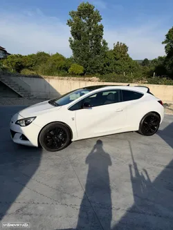 Opel Astra GTC 1.6 T Black OPC Line S/S