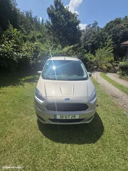 Ford Tourneo Courier 1.0 EcoBoost Ambiente