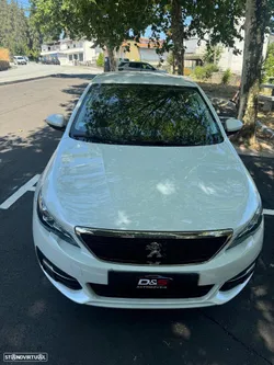 Peugeot 308 1.2 PureTech Style J17