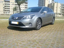 Toyota Avensis SW 2.0 D-4D Luxury + Navi 124 cv (nacional)