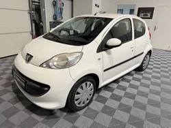 PEUGEOT 107 1.4 HDi 54 CH TRENDY 5 PORTES CLIM 102000 KM