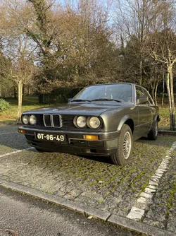 BMW 116 E30