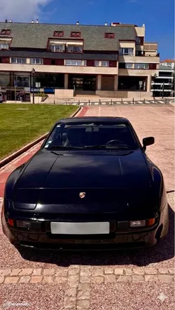 Porsche 944