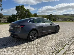 Tesla Model 3 RWD