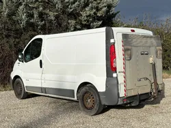 Fourgon 4m3 Renault Trafic 2.0 dCi – 115 cv 🏋️♀️ Hayon 500Kg CMU