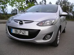 Mazda 2 1.3 apenas 87,778kms. Por favor, ler a descrição
