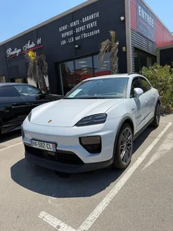 Porsche Macan Electric 4 1ERE MAIN TVA Origine France Gris Glacier Display Ecran passager LOA 1 177 Euros/mois Prix Neuf 115 000 Euros