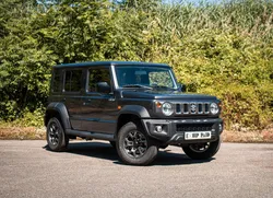 Suzuki jimny 5 portes boite automatique 1.5 essence glx medium grey avec attache remorque