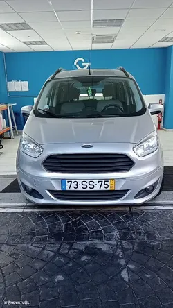 Ford Tourneo Courier 1.5 TDCi Titanium